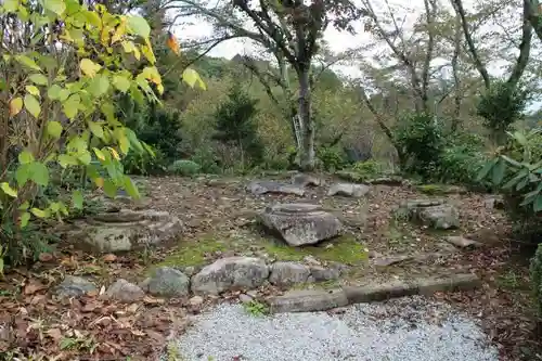 世尊寺の庭園