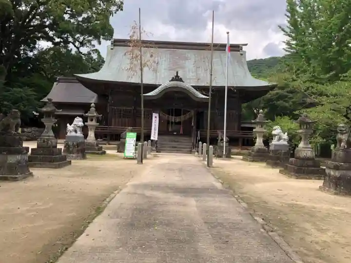 與止日女神社の本殿・本堂