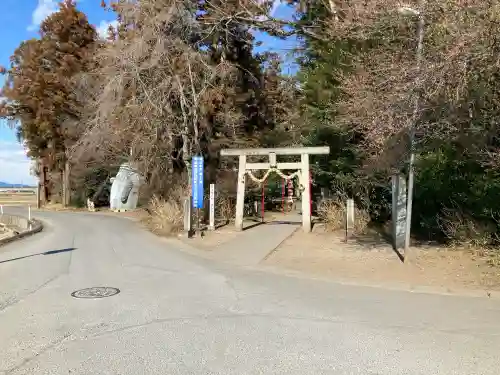 下野 星宮神社の{uncategorized: "未分類", other: "その他", undefined: "問題あり", building: "その他建物", grave: "お墓", sacred_gate: "鳥居", guardian: "狛犬", statue: "像", buddha: "仏像", history: "歴史", nature: "自然", garden: "庭園", animal: "動物", pagoda: "塔", temizu: "手水舎", mountain_gate: "山門・神門", sanctuary: "本殿・本堂", subordinate: "末社・摂社", art: "芸術", scenery: "景色", jizo: "地蔵", ema: "絵馬", goshuin: "御朱印", omikuji: "おみくじ", items: "授与品その他", amulet: "お守り", goshuincho: "御朱印帳", eats: "食事", festival: "お祭り", votive_dance: "神楽", shichigosan: "七五三参", wedding: "結婚式", experience: "体験その他", initially: "初詣", around: "周辺", anti_infection: "感染症対策"}