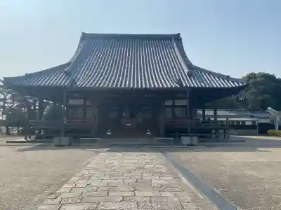 雲龍山 本證寺の{uncategorized: "未分類", other: "その他", undefined: "問題あり", building: "その他建物", grave: "お墓", sacred_gate: "鳥居", guardian: "狛犬", statue: "像", buddha: "仏像", history: "歴史", nature: "自然", garden: "庭園", animal: "動物", pagoda: "塔", temizu: "手水舎", mountain_gate: "山門・神門", sanctuary: "本殿・本堂", subordinate: "末社・摂社", art: "芸術", scenery: "景色", jizo: "地蔵", ema: "絵馬", goshuin: "御朱印", omikuji: "おみくじ", items: "授与品その他", amulet: "お守り", goshuincho: "御朱印帳", eats: "食事", festival: "お祭り", votive_dance: "神楽", shichigosan: "七五三参", wedding: "結婚式", experience: "体験その他", initially: "初詣", around: "周辺", anti_infection: "感染症対策"}