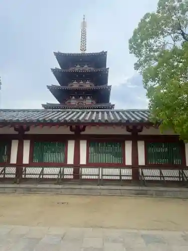 四天王寺の{uncategorized: "未分類", other: "その他", undefined: "問題あり", building: "その他建物", grave: "お墓", sacred_gate: "鳥居", guardian: "狛犬", statue: "像", buddha: "仏像", history: "歴史", nature: "自然", garden: "庭園", animal: "動物", pagoda: "塔", temizu: "手水舎", mountain_gate: "山門・神門", sanctuary: "本殿・本堂", subordinate: "末社・摂社", art: "芸術", scenery: "景色", jizo: "地蔵", ema: "絵馬", goshuin: "御朱印", omikuji: "おみくじ", items: "授与品その他", amulet: "お守り", goshuincho: "御朱印帳", eats: "食事", festival: "お祭り", votive_dance: "神楽", shichigosan: "七五三参", wedding: "結婚式", experience: "体験その他", initially: "初詣", around: "周辺", anti_infection: "感染症対策"}