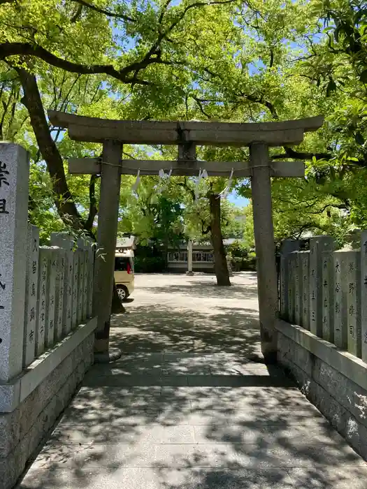 難波八幡神社の鳥居