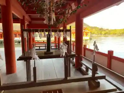 厳島神社の{uncategorized: "未分類", other: "その他", undefined: "問題あり", building: "その他建物", grave: "お墓", sacred_gate: "鳥居", guardian: "狛犬", statue: "像", buddha: "仏像", history: "歴史", nature: "自然", garden: "庭園", animal: "動物", pagoda: "塔", temizu: "手水舎", mountain_gate: "山門・神門", sanctuary: "本殿・本堂", subordinate: "末社・摂社", art: "芸術", scenery: "景色", jizo: "地蔵", ema: "絵馬", goshuin: "御朱印", omikuji: "おみくじ", items: "授与品その他", amulet: "お守り", goshuincho: "御朱印帳", eats: "食事", festival: "お祭り", votive_dance: "神楽", shichigosan: "七五三参", wedding: "結婚式", experience: "体験その他", initially: "初詣", around: "周辺", anti_infection: "感染症対策"}