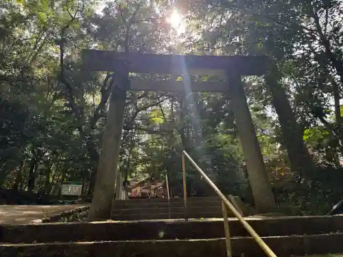 本居宣長ノ宮の{uncategorized: "未分類", other: "その他", undefined: "問題あり", building: "その他建物", grave: "お墓", sacred_gate: "鳥居", guardian: "狛犬", statue: "像", buddha: "仏像", history: "歴史", nature: "自然", garden: "庭園", animal: "動物", pagoda: "塔", temizu: "手水舎", mountain_gate: "山門・神門", sanctuary: "本殿・本堂", subordinate: "末社・摂社", art: "芸術", scenery: "景色", jizo: "地蔵", ema: "絵馬", goshuin: "御朱印", omikuji: "おみくじ", items: "授与品その他", amulet: "お守り", goshuincho: "御朱印帳", eats: "食事", festival: "お祭り", votive_dance: "神楽", shichigosan: "七五三参", wedding: "結婚式", experience: "体験その他", initially: "初詣", around: "周辺", anti_infection: "感染症対策"}