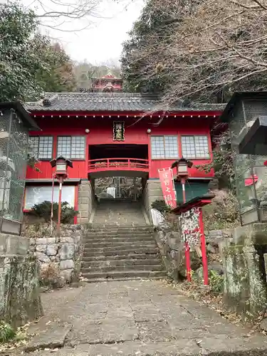 磯山弁財天の山門