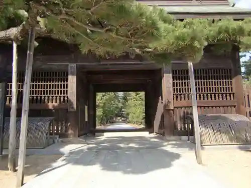 讃岐國分寺の山門