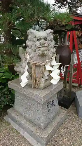 湯殿山神社の狛犬