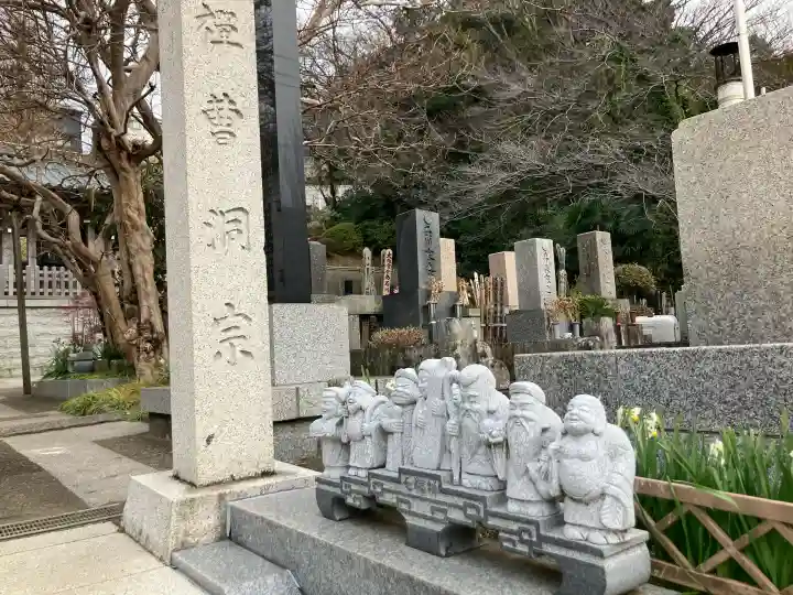 正観寺の{uncategorized: "未分類", other: "その他", undefined: "問題あり", building: "その他建物", grave: "お墓", sacred_gate: "鳥居", guardian: "狛犬", statue: "像", buddha: "仏像", history: "歴史", nature: "自然", garden: "庭園", animal: "動物", pagoda: "塔", temizu: "手水舎", mountain_gate: "山門・神門", sanctuary: "本殿・本堂", subordinate: "末社・摂社", art: "芸術", scenery: "景色", jizo: "地蔵", ema: "絵馬", goshuin: "御朱印", omikuji: "おみくじ", items: "授与品その他", amulet: "お守り", goshuincho: "御朱印帳", eats: "食事", festival: "お祭り", votive_dance: "神楽", shichigosan: "七五三参", wedding: "結婚式", experience: "体験その他", initially: "初詣", around: "周辺", anti_infection: "感染症対策"}