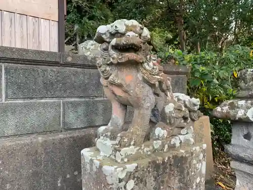 吉浜神社の狛犬