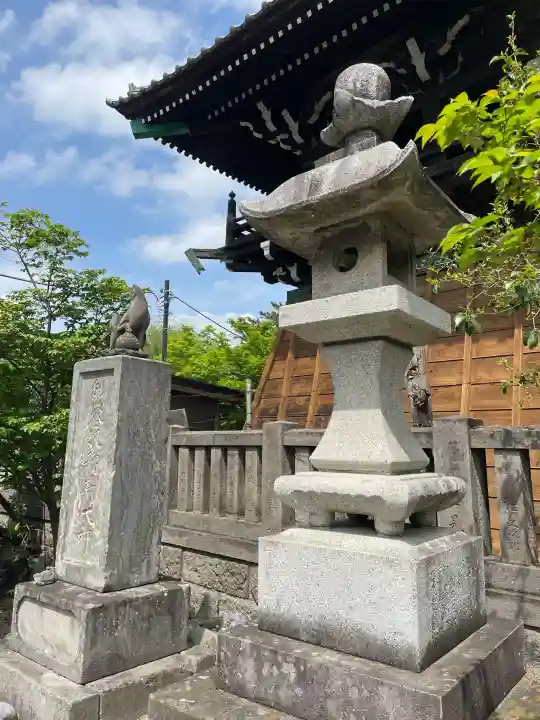 伊奈利神社の{uncategorized: "未分類", other: "その他", undefined: "問題あり", building: "その他建物", grave: "お墓", sacred_gate: "鳥居", guardian: "狛犬", statue: "像", buddha: "仏像", history: "歴史", nature: "自然", garden: "庭園", animal: "動物", pagoda: "塔", temizu: "手水舎", mountain_gate: "山門・神門", sanctuary: "本殿・本堂", subordinate: "末社・摂社", art: "芸術", scenery: "景色", jizo: "地蔵", ema: "絵馬", goshuin: "御朱印", omikuji: "おみくじ", items: "授与品その他", amulet: "お守り", goshuincho: "御朱印帳", eats: "食事", festival: "お祭り", votive_dance: "神楽", shichigosan: "七五三参", wedding: "結婚式", experience: "体験その他", initially: "初詣", around: "周辺", anti_infection: "感染症対策"}