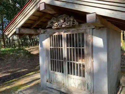 神社跡の芸術