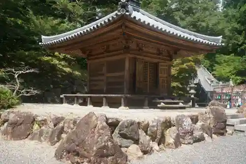 尊永寺の建物その他