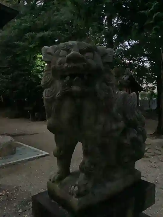 六所社(如意申町)の狛犬