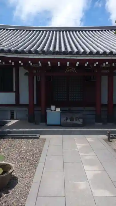 自性院の本殿・本堂