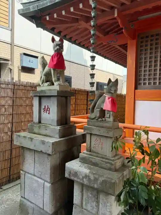 豊受稲荷本宮の{uncategorized: "未分類", other: "その他", undefined: "問題あり", building: "その他建物", grave: "お墓", sacred_gate: "鳥居", guardian: "狛犬", statue: "像", buddha: "仏像", history: "歴史", nature: "自然", garden: "庭園", animal: "動物", pagoda: "塔", temizu: "手水舎", mountain_gate: "山門・神門", sanctuary: "本殿・本堂", subordinate: "末社・摂社", art: "芸術", scenery: "景色", jizo: "地蔵", ema: "絵馬", goshuin: "御朱印", omikuji: "おみくじ", items: "授与品その他", amulet: "お守り", goshuincho: "御朱印帳", eats: "食事", festival: "お祭り", votive_dance: "神楽", shichigosan: "七五三参", wedding: "結婚式", experience: "体験その他", initially: "初詣", around: "周辺", anti_infection: "感染症対策"}