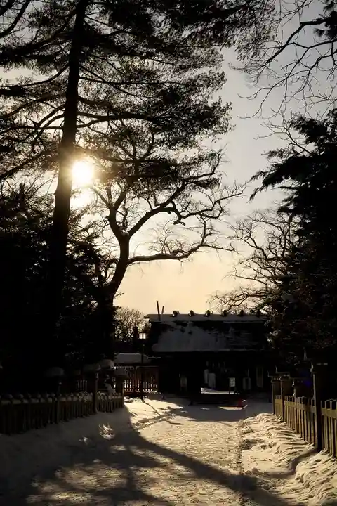 千歳神社の山門・神門