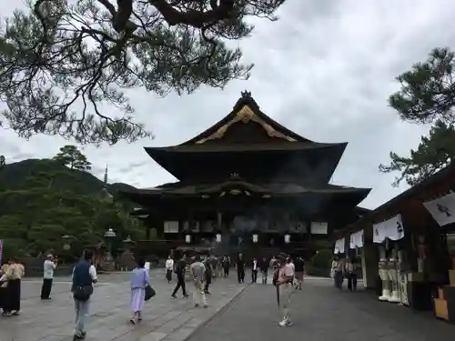 善光寺の建物その他