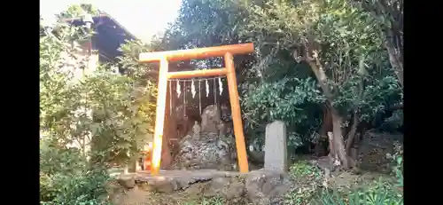 横浜御嶽神社の鳥居