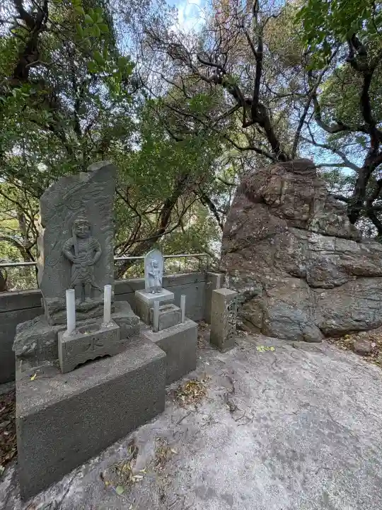 淡島神社の{uncategorized: "未分類", other: "その他", undefined: "問題あり", building: "その他建物", grave: "お墓", sacred_gate: "鳥居", guardian: "狛犬", statue: "像", buddha: "仏像", history: "歴史", nature: "自然", garden: "庭園", animal: "動物", pagoda: "塔", temizu: "手水舎", mountain_gate: "山門・神門", sanctuary: "本殿・本堂", subordinate: "末社・摂社", art: "芸術", scenery: "景色", jizo: "地蔵", ema: "絵馬", goshuin: "御朱印", omikuji: "おみくじ", items: "授与品その他", amulet: "お守り", goshuincho: "御朱印帳", eats: "食事", festival: "お祭り", votive_dance: "神楽", shichigosan: "七五三参", wedding: "結婚式", experience: "体験その他", initially: "初詣", around: "周辺", anti_infection: "感染症対策"}