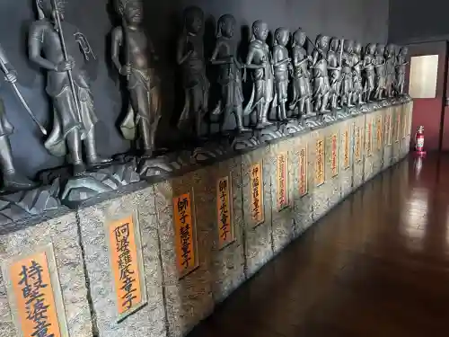 最福寺別院江の島大師の像