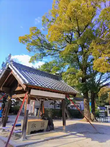 神明社・小河天神社合殿の手水舎