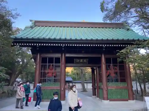 高徳院の山門・神門