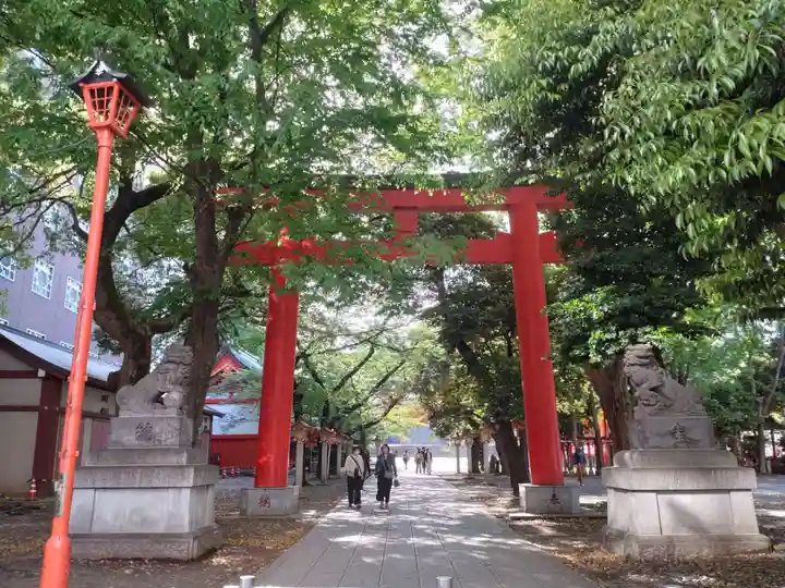 花園神社の鳥居