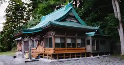 新山神社の本殿・本堂