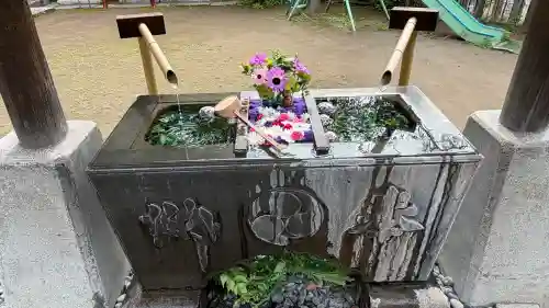 根岸八幡神社の{uncategorized: "未分類", other: "その他", undefined: "問題あり", building: "その他建物", grave: "お墓", sacred_gate: "鳥居", guardian: "狛犬", statue: "像", buddha: "仏像", history: "歴史", nature: "自然", garden: "庭園", animal: "動物", pagoda: "塔", temizu: "手水舎", mountain_gate: "山門・神門", sanctuary: "本殿・本堂", subordinate: "末社・摂社", art: "芸術", scenery: "景色", jizo: "地蔵", ema: "絵馬", goshuin: "御朱印", omikuji: "おみくじ", items: "授与品その他", amulet: "お守り", goshuincho: "御朱印帳", eats: "食事", festival: "お祭り", votive_dance: "神楽", shichigosan: "七五三参", wedding: "結婚式", experience: "体験その他", initially: "初詣", around: "周辺", anti_infection: "感染症対策"}