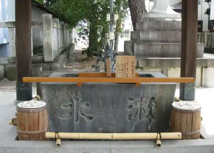 堤治神社の手水舎