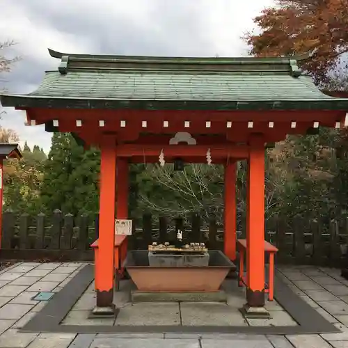扇森稲荷神社の手水舎