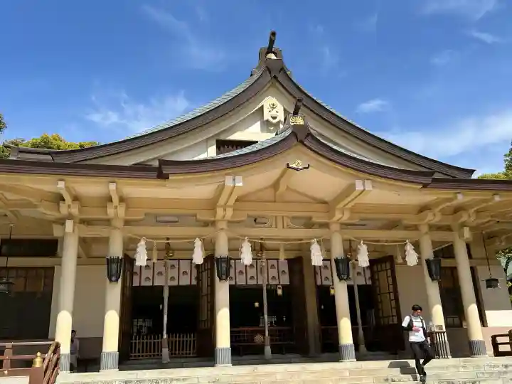 湊川神社の{uncategorized: "未分類", other: "その他", undefined: "問題あり", building: "その他建物", grave: "お墓", sacred_gate: "鳥居", guardian: "狛犬", statue: "像", buddha: "仏像", history: "歴史", nature: "自然", garden: "庭園", animal: "動物", pagoda: "塔", temizu: "手水舎", mountain_gate: "山門・神門", sanctuary: "本殿・本堂", subordinate: "末社・摂社", art: "芸術", scenery: "景色", jizo: "地蔵", ema: "絵馬", goshuin: "御朱印", omikuji: "おみくじ", items: "授与品その他", amulet: "お守り", goshuincho: "御朱印帳", eats: "食事", festival: "お祭り", votive_dance: "神楽", shichigosan: "七五三参", wedding: "結婚式", experience: "体験その他", initially: "初詣", around: "周辺", anti_infection: "感染症対策"}