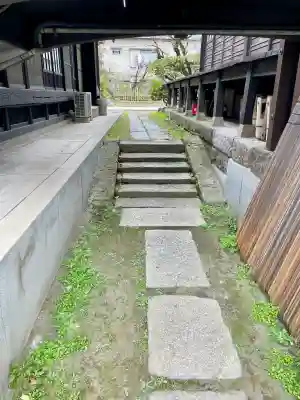 浄心寺の{uncategorized: "未分類", other: "その他", undefined: "問題あり", building: "その他建物", grave: "お墓", sacred_gate: "鳥居", guardian: "狛犬", statue: "像", buddha: "仏像", history: "歴史", nature: "自然", garden: "庭園", animal: "動物", pagoda: "塔", temizu: "手水舎", mountain_gate: "山門・神門", sanctuary: "本殿・本堂", subordinate: "末社・摂社", art: "芸術", scenery: "景色", jizo: "地蔵", ema: "絵馬", goshuin: "御朱印", omikuji: "おみくじ", items: "授与品その他", amulet: "お守り", goshuincho: "御朱印帳", eats: "食事", festival: "お祭り", votive_dance: "神楽", shichigosan: "七五三参", wedding: "結婚式", experience: "体験その他", initially: "初詣", around: "周辺", anti_infection: "感染症対策"}
