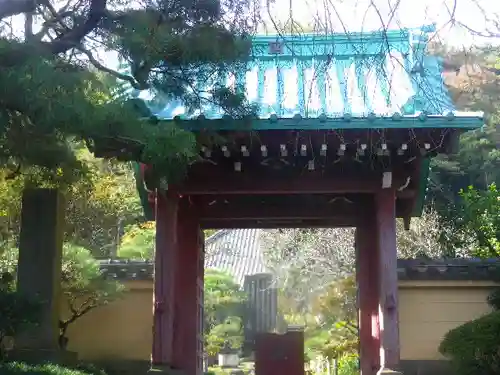 光則寺の山門