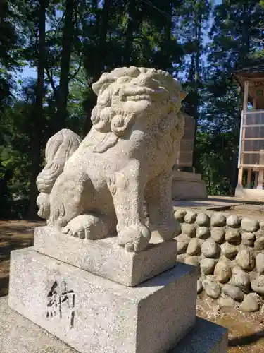 頭川神社の狛犬