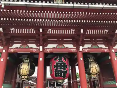 浅草寺の山門・神門