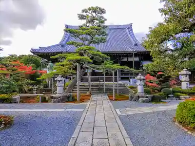 来遊寺の本殿・本堂