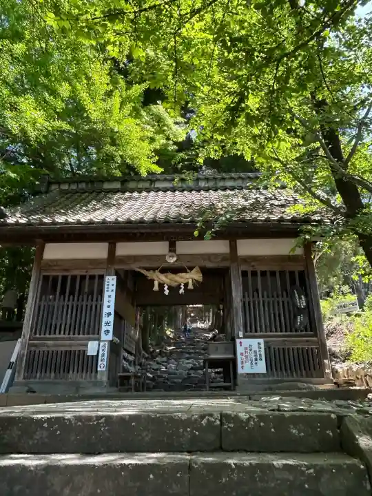 浄光寺の{uncategorized: "未分類", other: "その他", undefined: "問題あり", building: "その他建物", grave: "お墓", sacred_gate: "鳥居", guardian: "狛犬", statue: "像", buddha: "仏像", history: "歴史", nature: "自然", garden: "庭園", animal: "動物", pagoda: "塔", temizu: "手水舎", mountain_gate: "山門・神門", sanctuary: "本殿・本堂", subordinate: "末社・摂社", art: "芸術", scenery: "景色", jizo: "地蔵", ema: "絵馬", goshuin: "御朱印", omikuji: "おみくじ", items: "授与品その他", amulet: "お守り", goshuincho: "御朱印帳", eats: "食事", festival: "お祭り", votive_dance: "神楽", shichigosan: "七五三参", wedding: "結婚式", experience: "体験その他", initially: "初詣", around: "周辺", anti_infection: "感染症対策"}