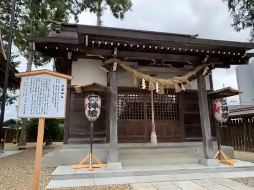 諏訪神社の本殿