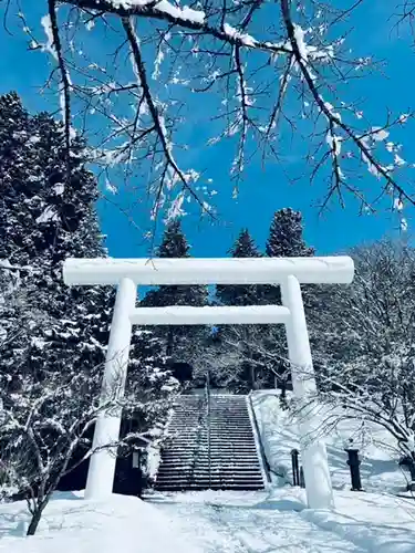 土津神社｜こどもと出世の神さまの鳥居