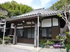 本照寺の本殿