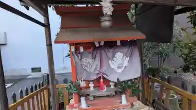 室・佐一郎稲荷大明神の本殿・本堂