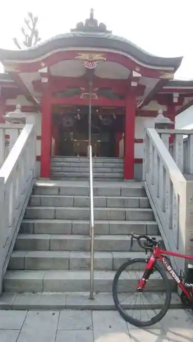 七倉稲荷神社の本殿