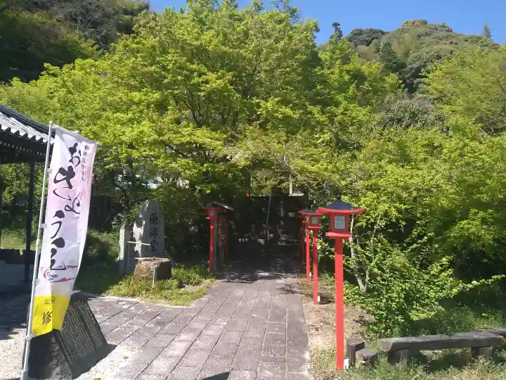 修学院の{uncategorized: "未分類", other: "その他", undefined: "問題あり", building: "その他建物", grave: "お墓", sacred_gate: "鳥居", guardian: "狛犬", statue: "像", buddha: "仏像", history: "歴史", nature: "自然", garden: "庭園", animal: "動物", pagoda: "塔", temizu: "手水舎", mountain_gate: "山門・神門", sanctuary: "本殿・本堂", subordinate: "末社・摂社", art: "芸術", scenery: "景色", jizo: "地蔵", ema: "絵馬", goshuin: "御朱印", omikuji: "おみくじ", items: "授与品その他", amulet: "お守り", goshuincho: "御朱印帳", eats: "食事", festival: "お祭り", votive_dance: "神楽", shichigosan: "七五三参", wedding: "結婚式", experience: "体験その他", initially: "初詣", around: "周辺", anti_infection: "感染症対策"}