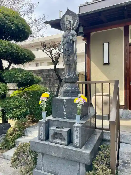 戒行寺の{uncategorized: "未分類", other: "その他", undefined: "問題あり", building: "その他建物", grave: "お墓", sacred_gate: "鳥居", guardian: "狛犬", statue: "像", buddha: "仏像", history: "歴史", nature: "自然", garden: "庭園", animal: "動物", pagoda: "塔", temizu: "手水舎", mountain_gate: "山門・神門", sanctuary: "本殿・本堂", subordinate: "末社・摂社", art: "芸術", scenery: "景色", jizo: "地蔵", ema: "絵馬", goshuin: "御朱印", omikuji: "おみくじ", items: "授与品その他", amulet: "お守り", goshuincho: "御朱印帳", eats: "食事", festival: "お祭り", votive_dance: "神楽", shichigosan: "七五三参", wedding: "結婚式", experience: "体験その他", initially: "初詣", around: "周辺", anti_infection: "感染症対策"}