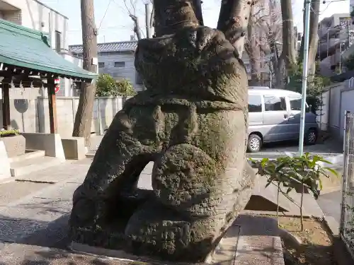 穏田神社の狛犬