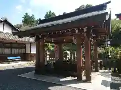 敢國神社の手水