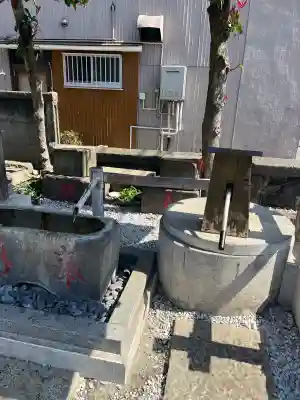 鴎稲荷神社の{uncategorized: "未分類", other: "その他", undefined: "問題あり", building: "その他建物", grave: "お墓", sacred_gate: "鳥居", guardian: "狛犬", statue: "像", buddha: "仏像", history: "歴史", nature: "自然", garden: "庭園", animal: "動物", pagoda: "塔", temizu: "手水舎", mountain_gate: "山門・神門", sanctuary: "本殿・本堂", subordinate: "末社・摂社", art: "芸術", scenery: "景色", jizo: "地蔵", ema: "絵馬", goshuin: "御朱印", omikuji: "おみくじ", items: "授与品その他", amulet: "お守り", goshuincho: "御朱印帳", eats: "食事", festival: "お祭り", votive_dance: "神楽", shichigosan: "七五三参", wedding: "結婚式", experience: "体験その他", initially: "初詣", around: "周辺", anti_infection: "感染症対策"}