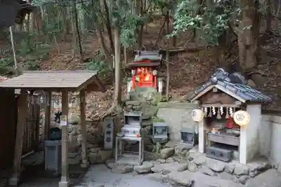 宮地嶽神社の末社・摂社