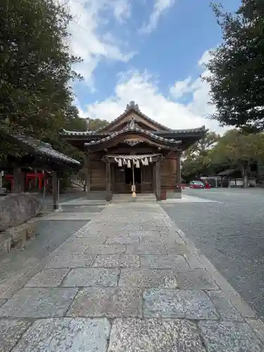 名島神社の{uncategorized: "未分類", other: "その他", undefined: "問題あり", building: "その他建物", grave: "お墓", sacred_gate: "鳥居", guardian: "狛犬", statue: "像", buddha: "仏像", history: "歴史", nature: "自然", garden: "庭園", animal: "動物", pagoda: "塔", temizu: "手水舎", mountain_gate: "山門・神門", sanctuary: "本殿・本堂", subordinate: "末社・摂社", art: "芸術", scenery: "景色", jizo: "地蔵", ema: "絵馬", goshuin: "御朱印", omikuji: "おみくじ", items: "授与品その他", amulet: "お守り", goshuincho: "御朱印帳", eats: "食事", festival: "お祭り", votive_dance: "神楽", shichigosan: "七五三参", wedding: "結婚式", experience: "体験その他", initially: "初詣", around: "周辺", anti_infection: "感染症対策"}